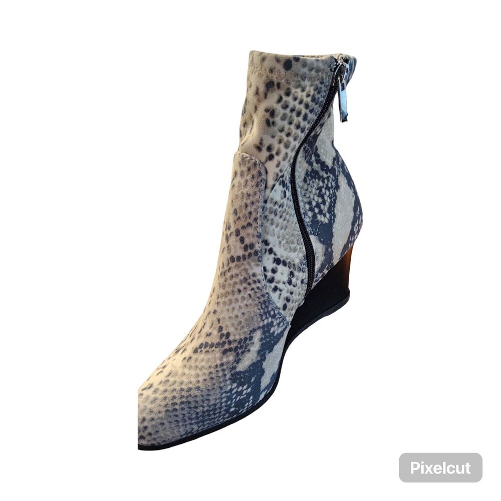 Size 8.5 Journee Collection Snake Embossed Stacked Wedged heel Booties NWOT - Picture 6 of 8